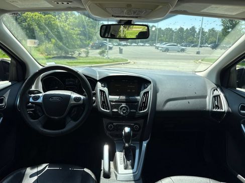 Used 2012 Ford Focus Titanium FWD image 16