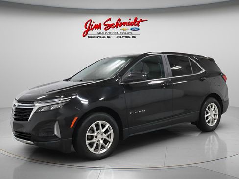 Used 2023 Chevrolet Equinox LT image 2