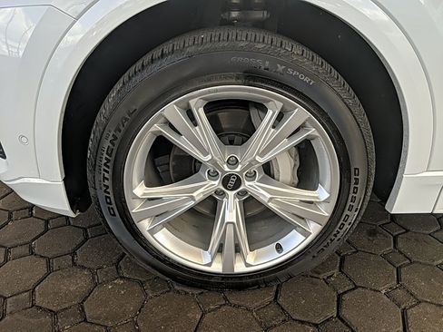 Used 2022 Audi Q8 Premium Plus w/ Premium Plus Package image 11