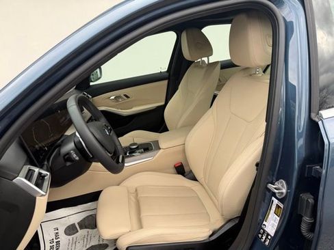 Used 2025 BMW 330i xDrive Sedan w/ Premium Package AWD/4WD image 10