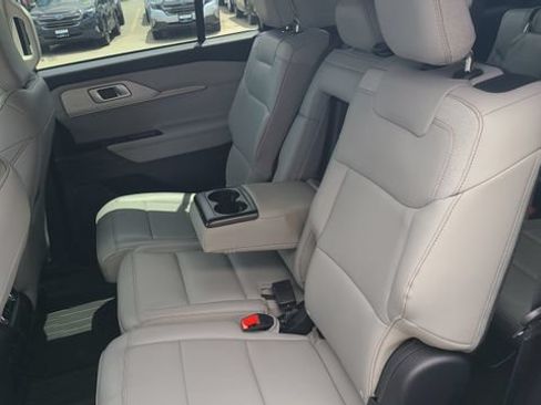 Used 2025 Ford Explorer Active w/ Active Comfort Package AWD/4WD image 21