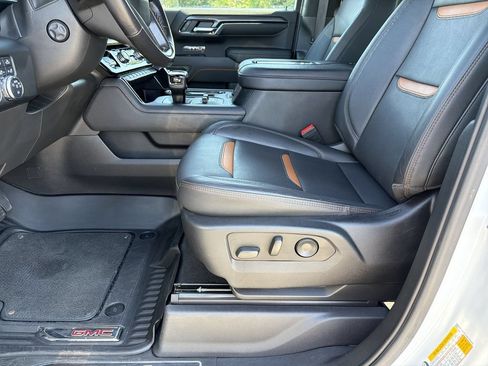Used 2022 GMC Sierra 1500 AT4 AWD/4WD image 16