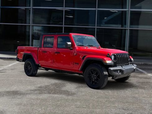 Used 2022 Jeep Gladiator Sport AWD/4WD image 1
