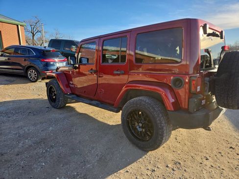 Used 2013 Jeep Wrangler Unlimited Sahara w/ Connectivity Group image 6