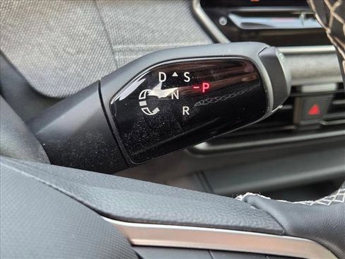 Used 2025 Volkswagen Tiguan S image 13