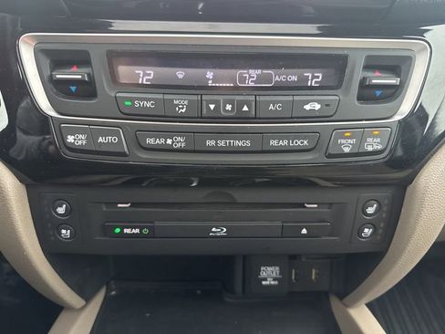 Used 2017 Honda Pilot Elite image 23