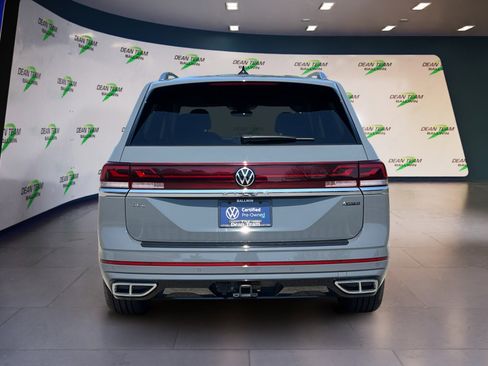 Certified 2025 Volkswagen Atlas SEL Premium R-Line image 7