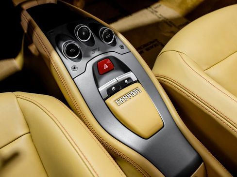 Used 2012 Ferrari 458 Italia Coupe image 15