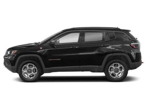 Used 2022 Jeep Compass Trailhawk w/ Trailhawk Elite Group AWD/4WD image 2