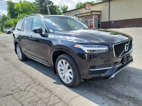 Used 2018 Volvo XC90 T6 Momentum w/ Convenience Package AWD/4WD image 3