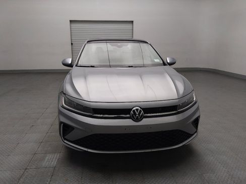 Used 2025 Volkswagen Jetta SE FWD image 14