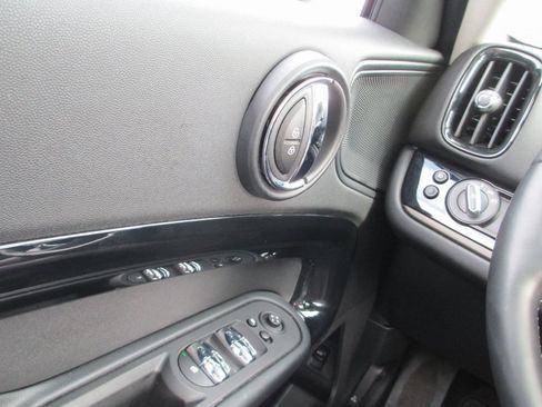 Used 2022 MINI Cooper Countryman S w/ Premium Package image 24