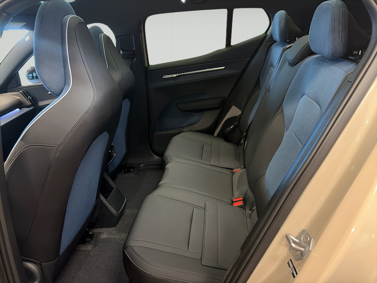 New 2026 Volvo EX30 Ultra w/ Protection Package Premier AWD/4WD image 8