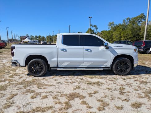 Used 2022 Chevrolet Silverado 1500 LTZ w/ LTZ Premium Package image 3
