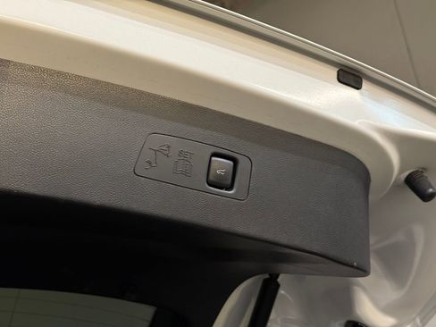 Used 2022 Lincoln Corsair Reserve image 36