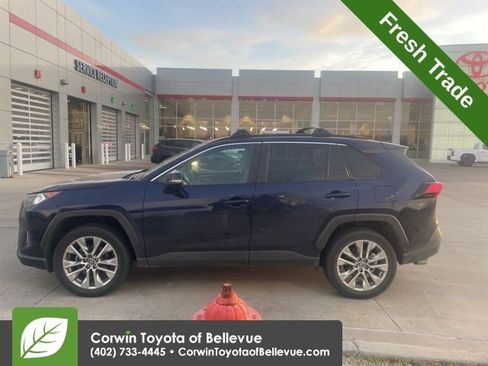 Used 2019 Toyota RAV4 XLE Premium image 7