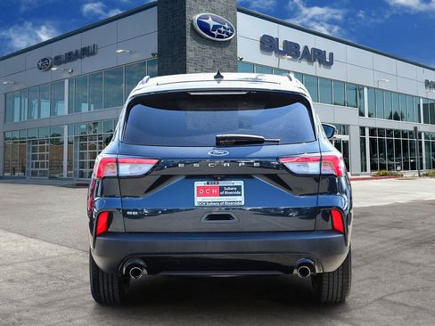 Used 2022 Ford Escape SE w/ SE Sport Appearance Package image 5