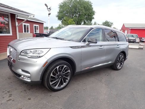 Used 2020 Lincoln Aviator Reserve w/ Equipment Group 202A AWD/4WD image 3