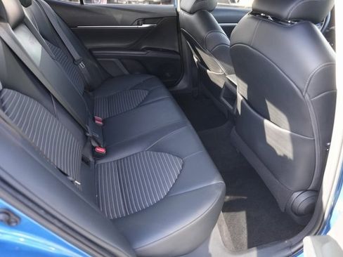 Used 2020 Toyota Camry SE image 16