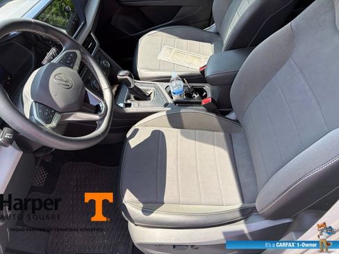 Used 2022 Volkswagen Taos SE FWD image 13