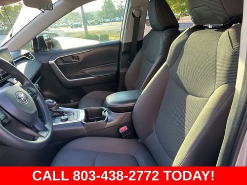 Used 2024 Toyota RAV4 LE AWD/4WD image 8