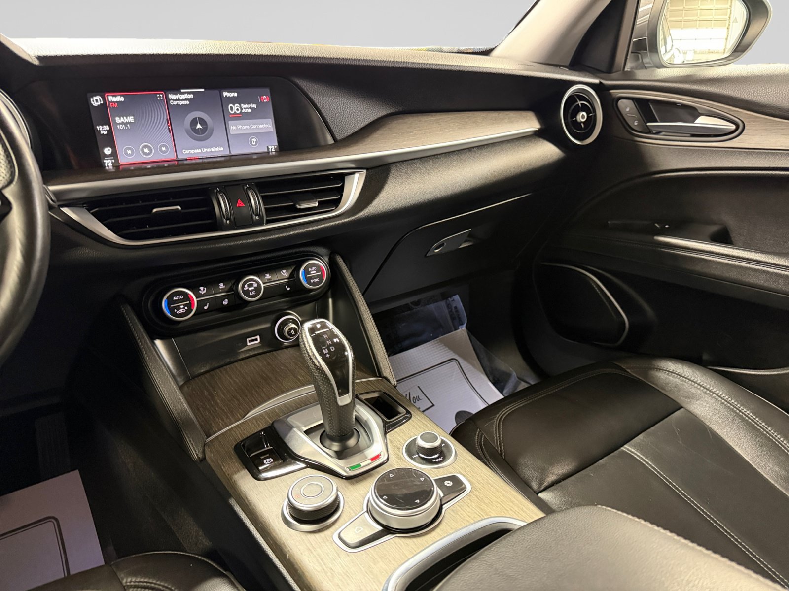 Used 2020 Alfa Romeo Stelvio Ti w/ Active Blind Spot Package AWD/4WD image 21