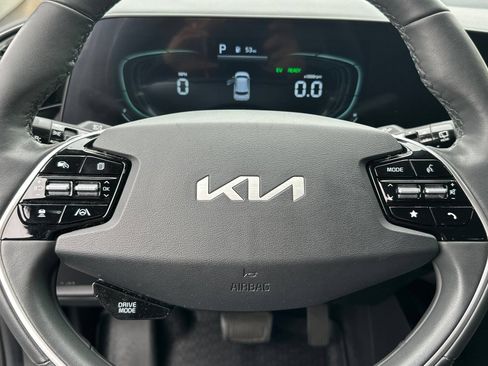 Used 2023 Kia Niro FWD image 28