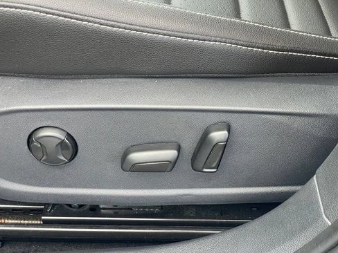 Certified 2023 Volkswagen Jetta SE w/ Panoramic Sunroof Package FWD image 12