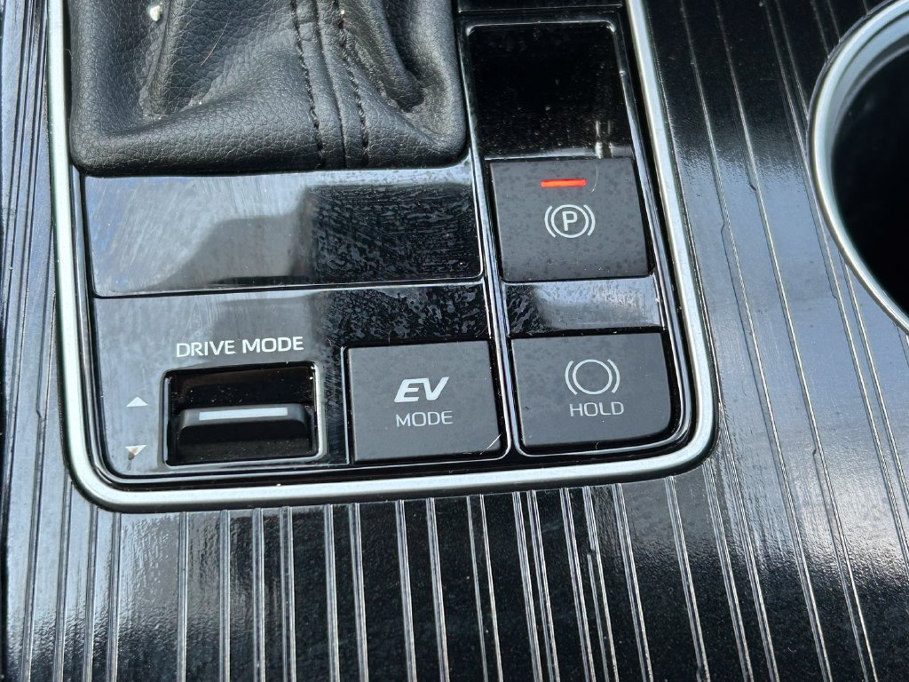 Certified 2025 Toyota Sienna XSE w/ XSE Plus Package FWD image 33