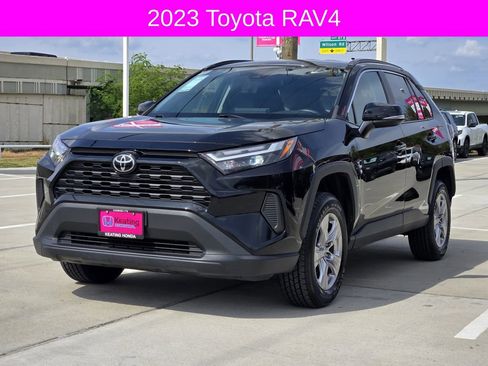 Used 2023 Toyota RAV4 XLE image 4