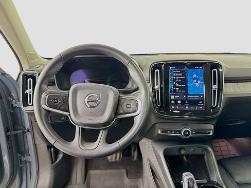 Used 2023 Volvo XC40 B4 Plus w/ Driver Assist Package FWD image 15