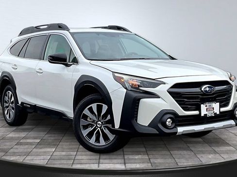 Used 2025 Subaru Outback Limited AWD/4WD image 3