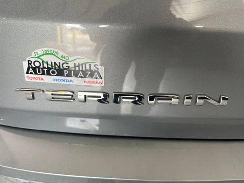 Used 2023 GMC Terrain SLT AWD/4WD image 47