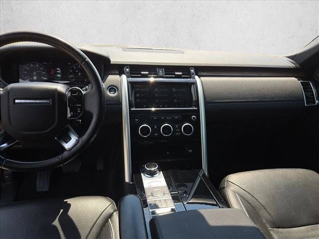 Used 2020 Land Rover Discovery HSE AWD/4WD image 18