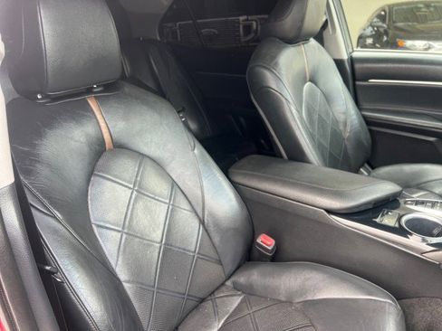 Used 2018 Toyota Camry XLE image 24