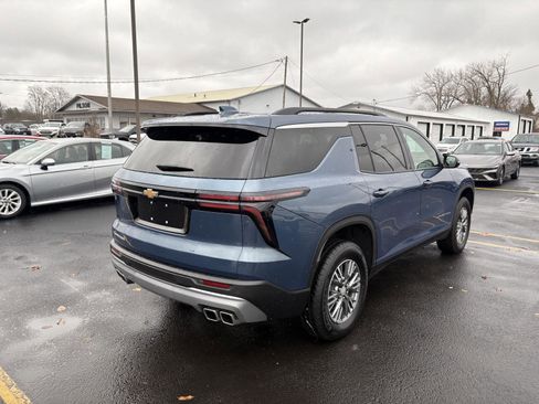 Used 2025 Chevrolet Traverse LT image 28