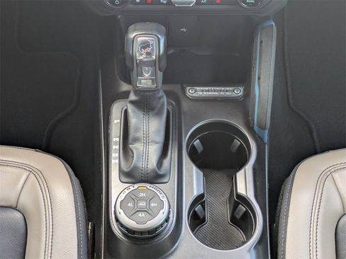 Used 2022 Ford Bronco Wildtrak image 17