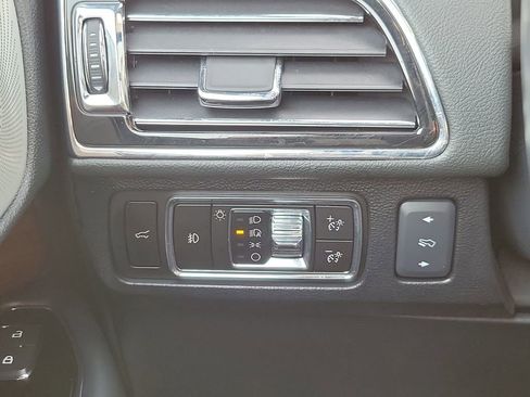 Used 2023 Lincoln Navigator Reserve image 11