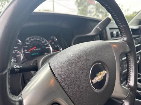Used 2016 Chevrolet Express 2500 RWD image 19