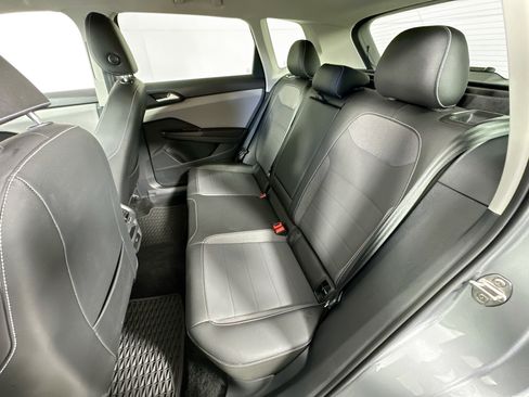 Used 2022 Volkswagen Taos SE image 23