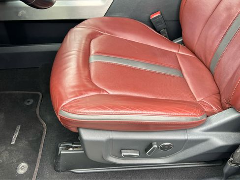 Used 2022 Ford F450 Platinum w/ FX4 Off-Road Package image 31