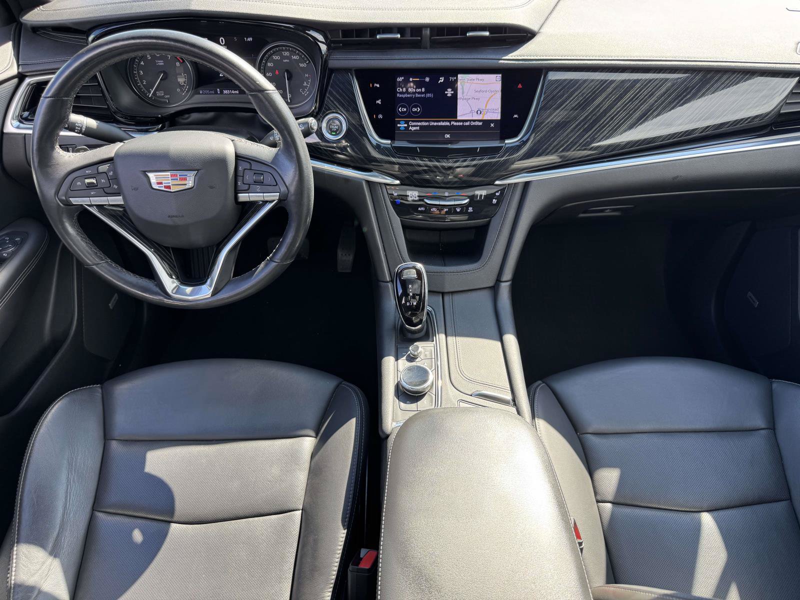Used 2023 Cadillac XT6 Premium Luxury w/ Technology Package AWD/4WD image 13