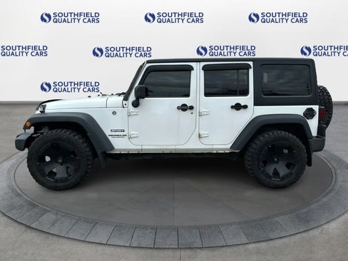 Used 2017 Jeep Wrangler Unlimited Sport w/ Connectivity Group AWD/4WD image 3