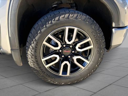Certified 2022 GMC Sierra 1500 AT4 w/ AT4 Preferred Package image 10