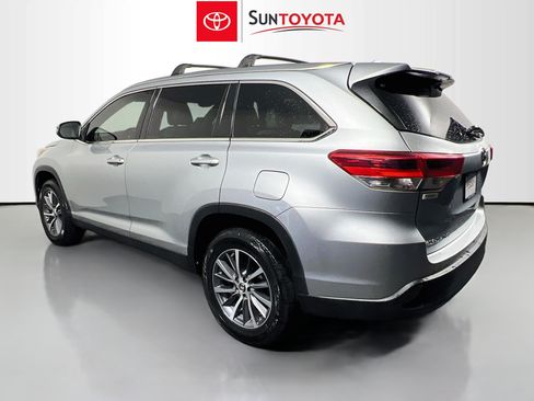 Used 2019 Toyota Highlander XLE FWD image 6