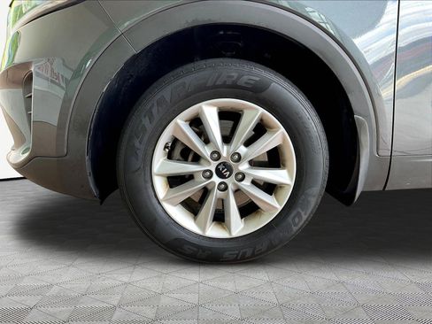 Used 2020 Kia Sorento LX FWD image 33