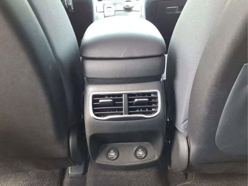 Used 2022 Hyundai Santa Fe SE image 13