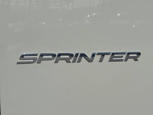 Used 2025 Mercedes-Benz Sprinter 2500 image 10