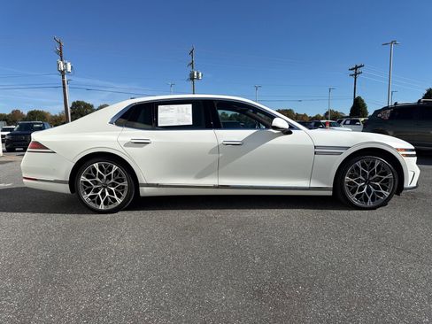 Used 2023 Genesis G90 3.5T image 4