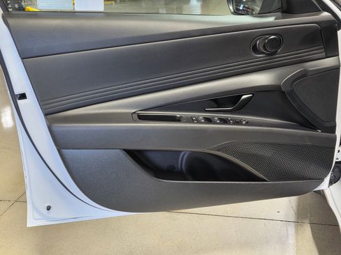 Certified 2025 Hyundai Elantra Sport image 20